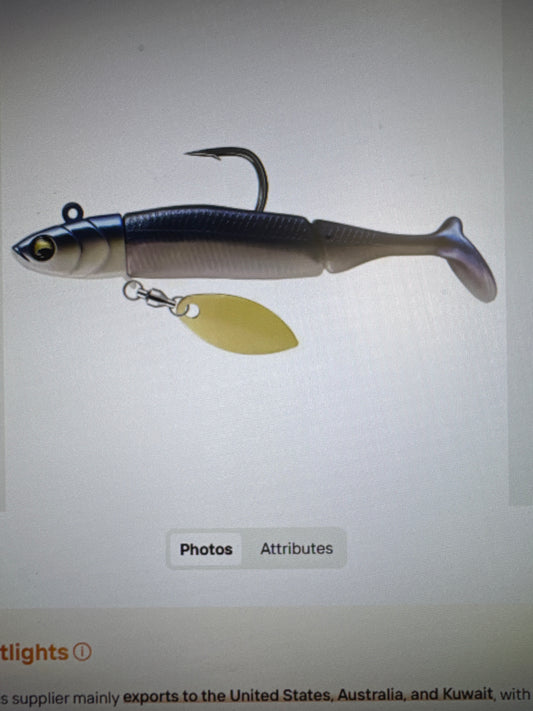Minnow with blade
